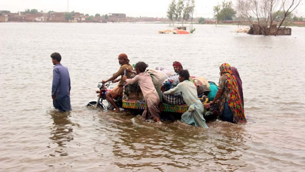 পাকিস্তানে বন্যায় এ পর্যন্ত ১০৬১ জনের মৃত্যু