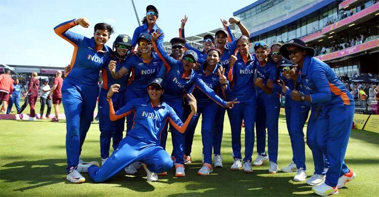 শ্বাসরুদ্ধকর সেমিফাইনালে ইংল্যান্ডকে হারিয়ে ফাইনালে ভারত