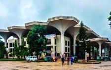 সিলেটে টিকিট কালোবাজারির দায়ে রেলের বুকিং সহকারী বরখাস্ত, আটক ২