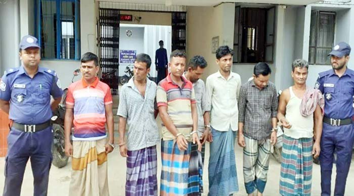 দিরাইয়ে জুয়ার আসরে পুলিশের হানা, ইউপি সদস্যসহ গ্রেপ্তার ৭