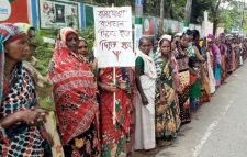 ৩০০ টাকা মজুরি দাবি চা শ্রমিকদের