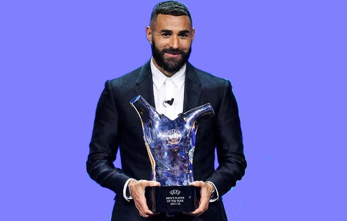 উয়েফার বর্ষসেরার ট্রফি বেনজেমার হাতেই