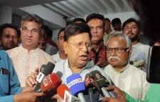 ফের সাংবাদিকদের সমালোচনায় পররাষ্ট্রমন্ত্রী