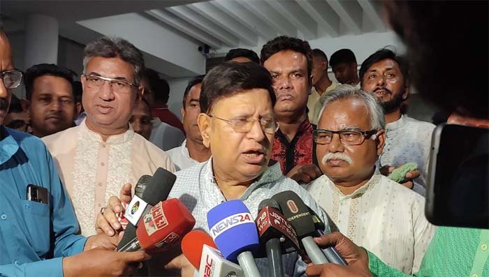 ফের সাংবাদিকদের সমালোচনায় পররাষ্ট্রমন্ত্রী