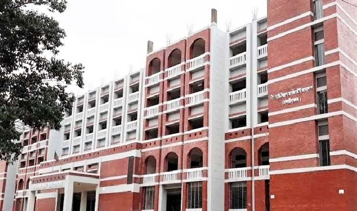 নামাজ পড়ার শর্তে অপরাধীকে মুক্তি দিলেন আদালত