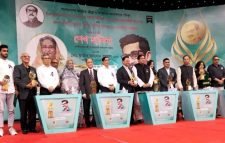 শেখ কামাল ক্রীড়া পরিষদ পুরস্কার পেলেন ৯ ব্যক্তি ও ২ প্রতিষ্ঠান