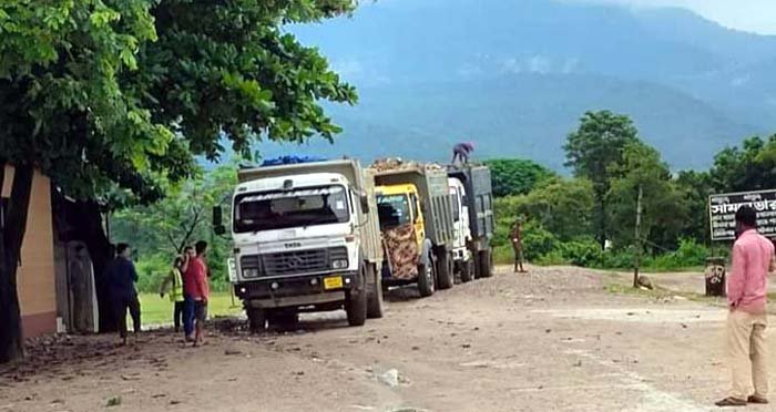 ভোলাগঞ্জ দিয়ে চুনাপাথর আমদানি শুরু