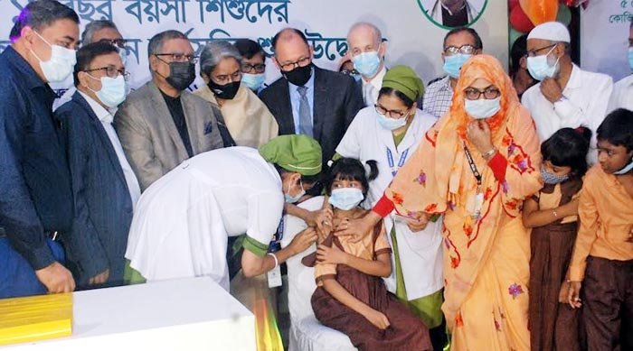 ৫-১১ বছর বয়সী শিশুদের করোনা টিকা কার্যক্রমের উদ্বোধন