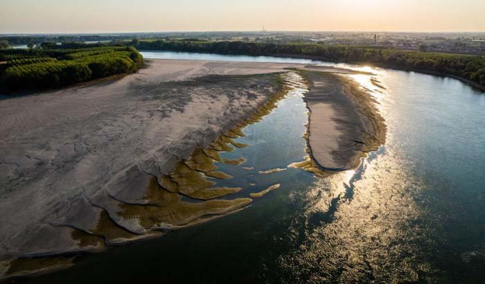 শুকিয়ে যাচ্ছে বিশ্বের বড় বড় নদী