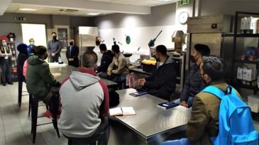 গ্রিসে বৈধ হবেন ১৫ হাজারের বেশি বাংলাদেশি