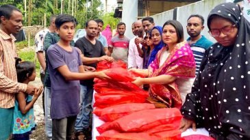 বেগম খালেদা জিয়ার জন্মবার্ষিকীতে সিলেটে জেলা মহিলা দলের বস্ত্র বিতরণ