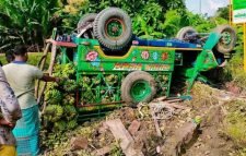 সাজেকে গাড়ি উল্টে প্রাণ গেল ২ জনের