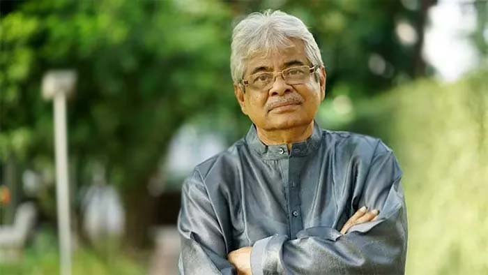 মায়ের কবরে সমাহিত গাজী মাজহারুল আনোয়ার