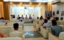 প্রশাসনের সঙ্গে বৈঠকে পরিবহন শ্রমিক নেতারা