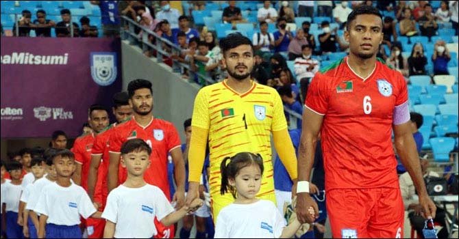 নেপালের কাছে ৩-১ গোলে হারলো বাংলাদেশ