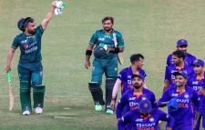 শেষ ওভারের থ্রিলারে ভারতকে হারিয়ে ‘প্রতিশোধ’ পাকিস্তানের