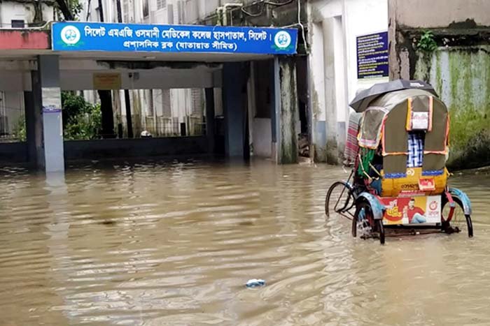 বৃষ্টিতে সিলেট নগরে জলাবদ্ধতা