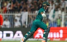 টানা দুই ছক্কায় পাকিস্তানকে ফাইনালে নিলেন নাসিম