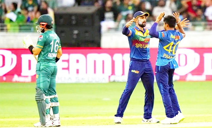 উড়ন্ত পাকিস্তানকে মাটিতে নামিয়ে শ্রীলঙ্কার টানা চার জয়