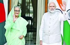 দিল্লিতে শীর্ষ বৈঠক : তেলের আশ্বাস, নিত্যপণ্যও বাধাহীন