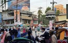 আম্বরখানায় সড়ক অবরোধ করে পরিবহন শ্রমিকদের বিক্ষোভ