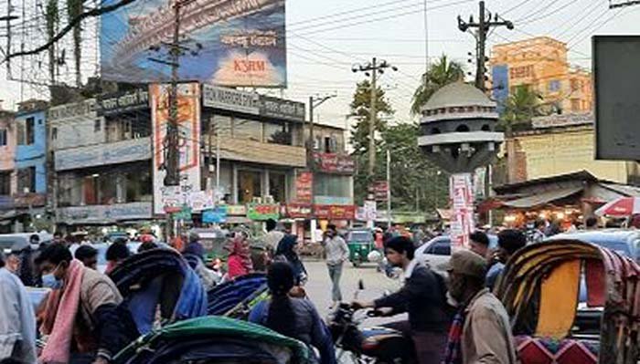 আম্বরখানায় সড়ক অবরোধ করে পরিবহন শ্রমিকদের বিক্ষোভ