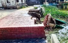 জগন্নাথপুরের কেন্দ্রীয় শহীদ মিনার ভেঙে পুকুরের পানিতে