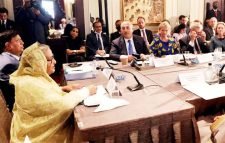 রোহিঙ্গা ইস্যুতে শক্ত পদক্ষেপ নিন: প্রধানমন্ত্রী