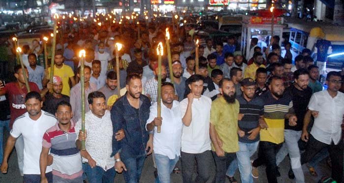 সিলেট নগরীতে যুবদল ও ছাত্রদলের মশাল মিছিল
