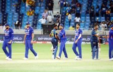 সিংহের থাবায় এবার ভারত কুপোকাত