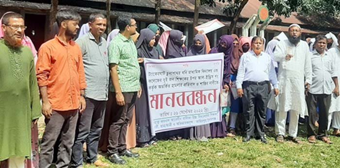 শিক্ষকের উপর হামলা : ক্ষোভে উত্তাল তাহিরপুরের শিক্ষাঙ্গন