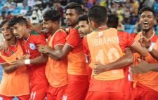 কম্বোডিয়ার বিপক্ষে জয় উপহার দিলো পুরুষ ফুটবলাররাও