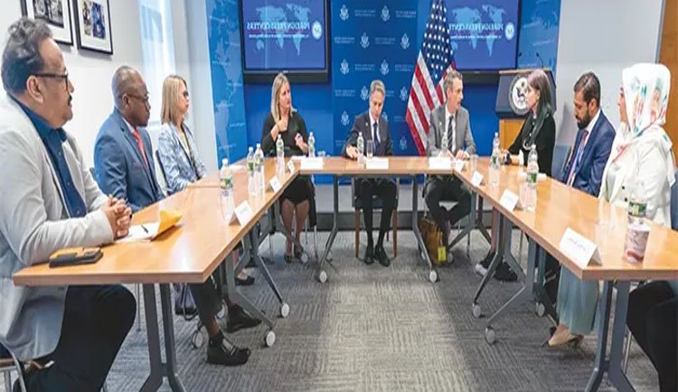 সাংবাদিকদের মতপ্রকাশের স্বাধীনতা ইস্যুতে যুক্তরাষ্ট্রের পররাষ্ট্রমন্ত্রী সাথে গোলটেবিল বৈঠক