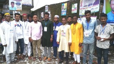 উৎসব মুখর পরিবেশে কোচ মাইক্রোবাস বাস মিনিবাস লালাবাজার শাখার উপনির্বাচন চলছে