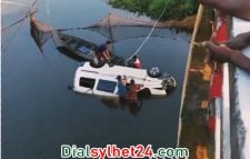 নিয়ন্ত্রণ হারিয়ে মাইক্রোবাস খাদে, চালকসহ নিহত ২