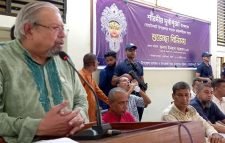 যে কোন মূল্যে সাম্প্রদায়িক সম্প্রীতি ধরে রাখতে হবে: প্রবাসীকল্যাণমন্ত্রী