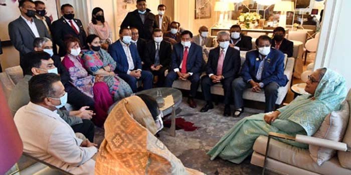 বিদেশীদের কাছে বিএনপি’র অপশাসনের চিত্র তুলে ধরুন : প্রধানমন্ত্রী