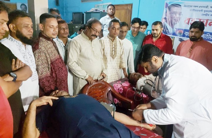 সিলেটে জেলা ও মহানগর যুবদলের রক্তদান কর্মসূচী পালন