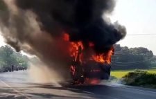 যাত্রীবাহী বাসের ধাক্কায় বিজিবি সদস্য নিহত, বাসে আগুন