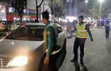 দুই জঙ্গি ছিনতাই: ঢাকা কলেজ-বাটা সিগন্যাল সড়কে কঠোর তল্লাশি