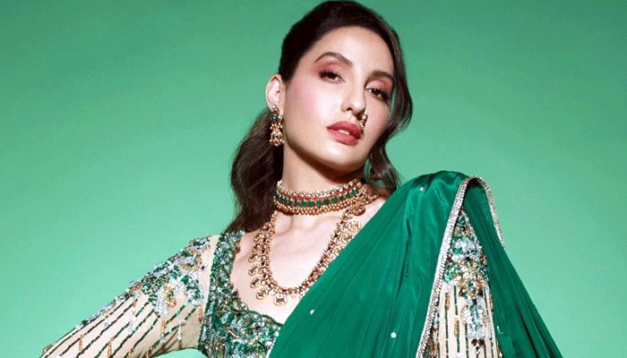 ঢাকার মঞ্চে উড়ন্ত চুমু দিয়ে ভালোবাসা ছড়ালেন নোরা ফাতেহি