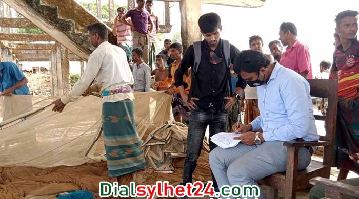 টাঙ্গুয়ার হাওরে ১০লক্ষাধিক টাকার নিষিদ্ধ জাল আটক