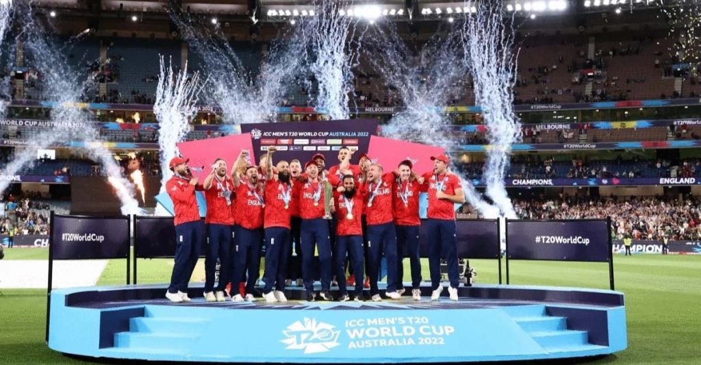 পাকিস্তানকে হারিয়ে টি-টোয়েন্টির বিশ্বচ্যাম্পিয়ন ইংল্যান্ড
