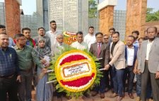 সিলেটে শহীদ বুদ্ধিজীবীদের প্রতি সর্বস্তরের মানুষের শ্রদ্ধা