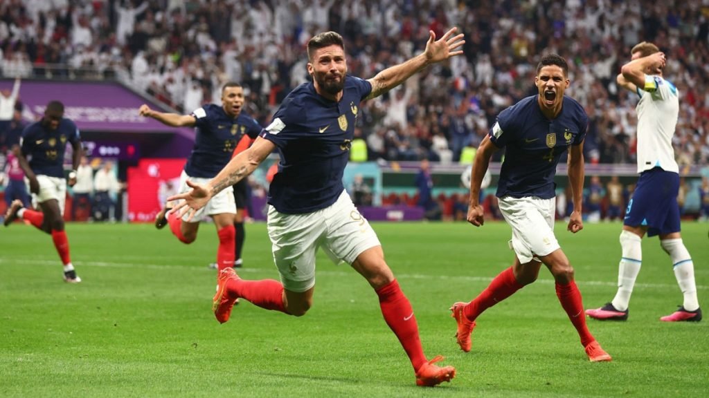 ইংলিশদের স্বপ্ন শেষ করে বিশ্বকাপের শেষ চারে ফ্রান্স