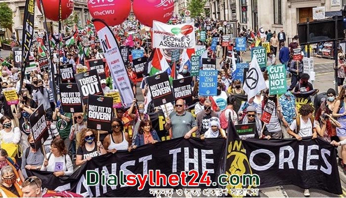 বিক্ষোভ বন্ধ না হলে ব্রিটেনে সেনা মোতায়েনের পরিকল্পনা