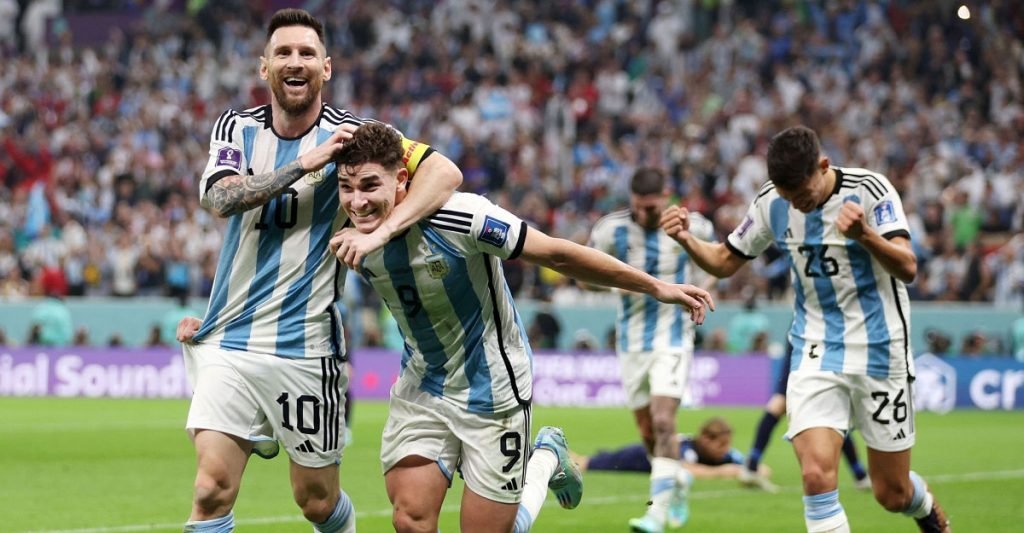 ক্রোয়েশিয়াকে উড়িয়ে স্বপ্নের ফাইনালে আর্জেন্টিনা