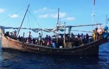 বাংলাদেশ থেকে পলায়নকালে দেড় শতাধিক রোহিঙ্গাকে আটক করেছে মিয়ানমার