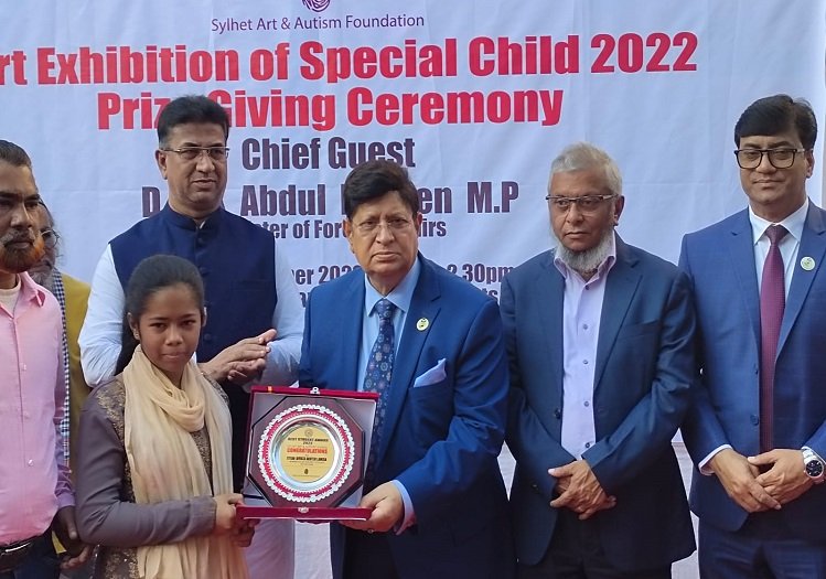 সিলেটে অটিস্টিক শিশুদের আঁকা ছবি নিয়ে প্রদর্শনী শুরু