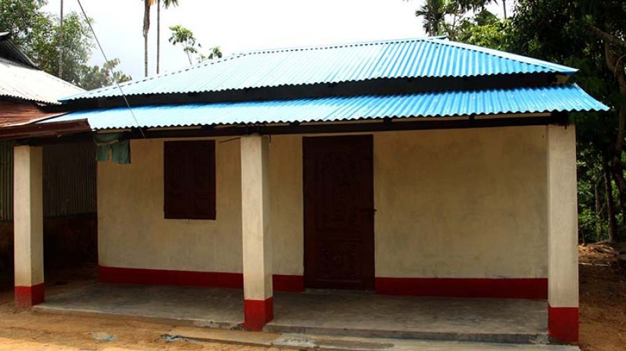 জৈন্তাপুরে বিক্রি করে দেয়া হলো আশ্রয়ণের ঘর!